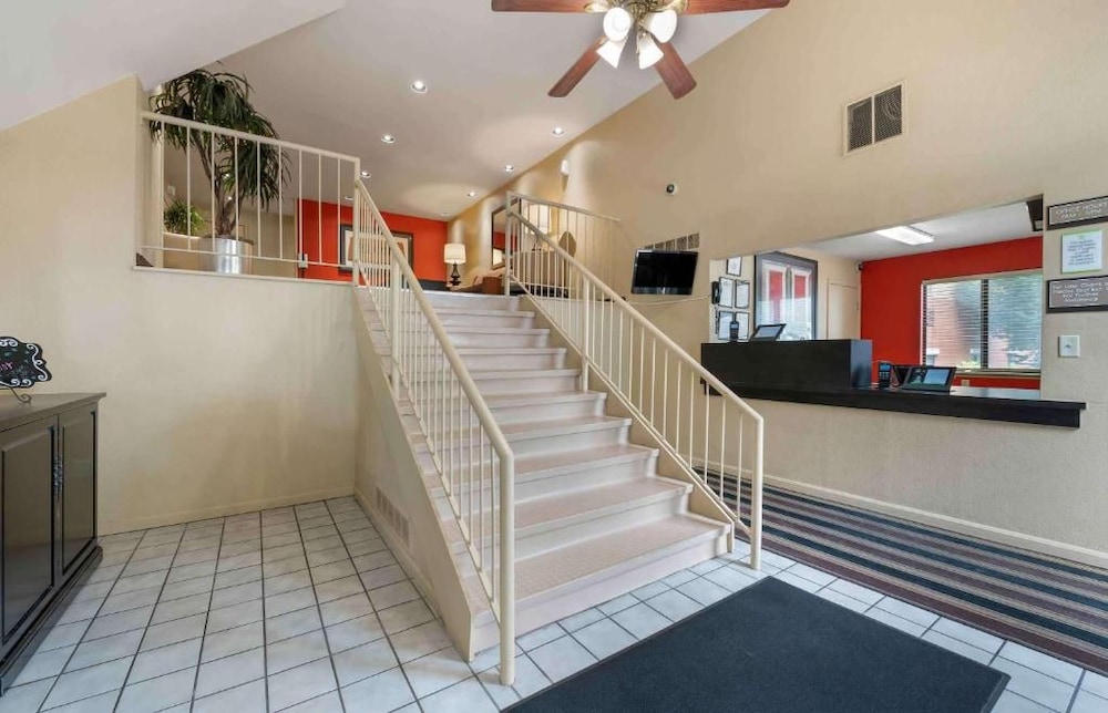 Studio 6 Extended stay Fairfield, OH - Cincinnati 7/45