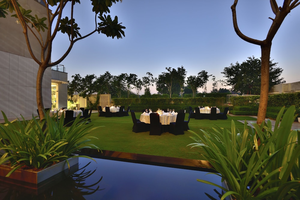 Radisson Blu Faridabad 69/75