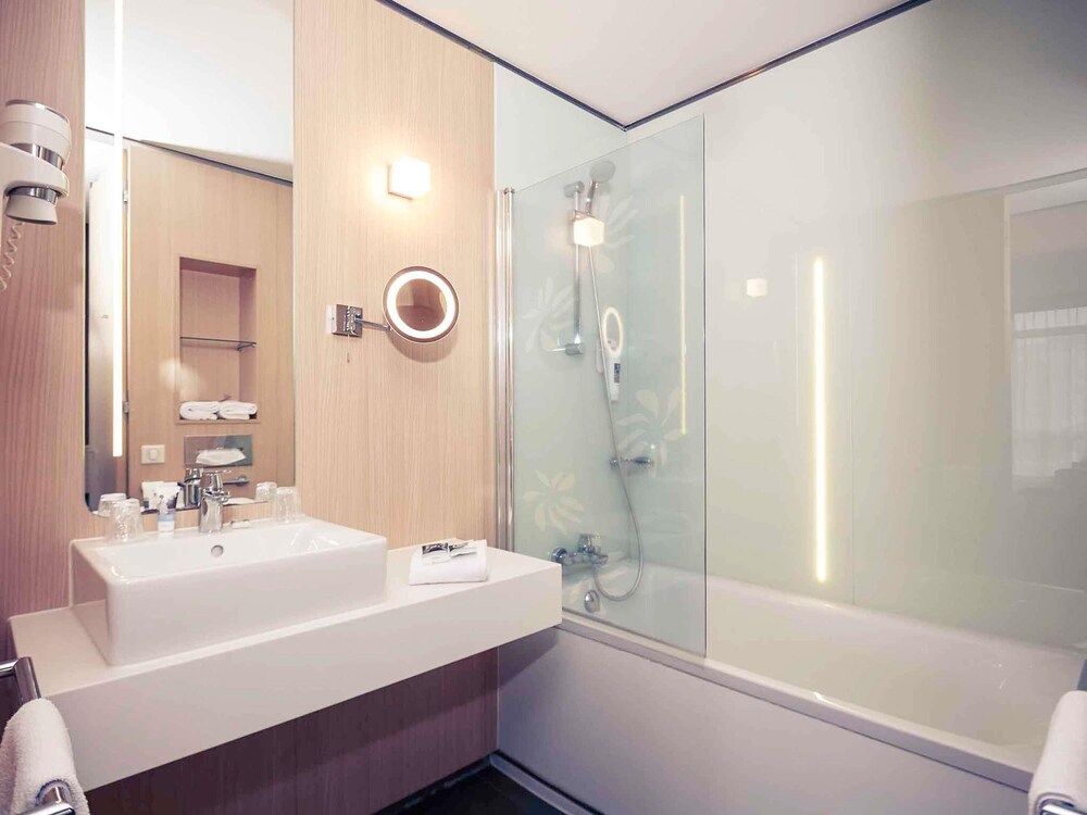 Mercure Valenciennes Centre 74/75