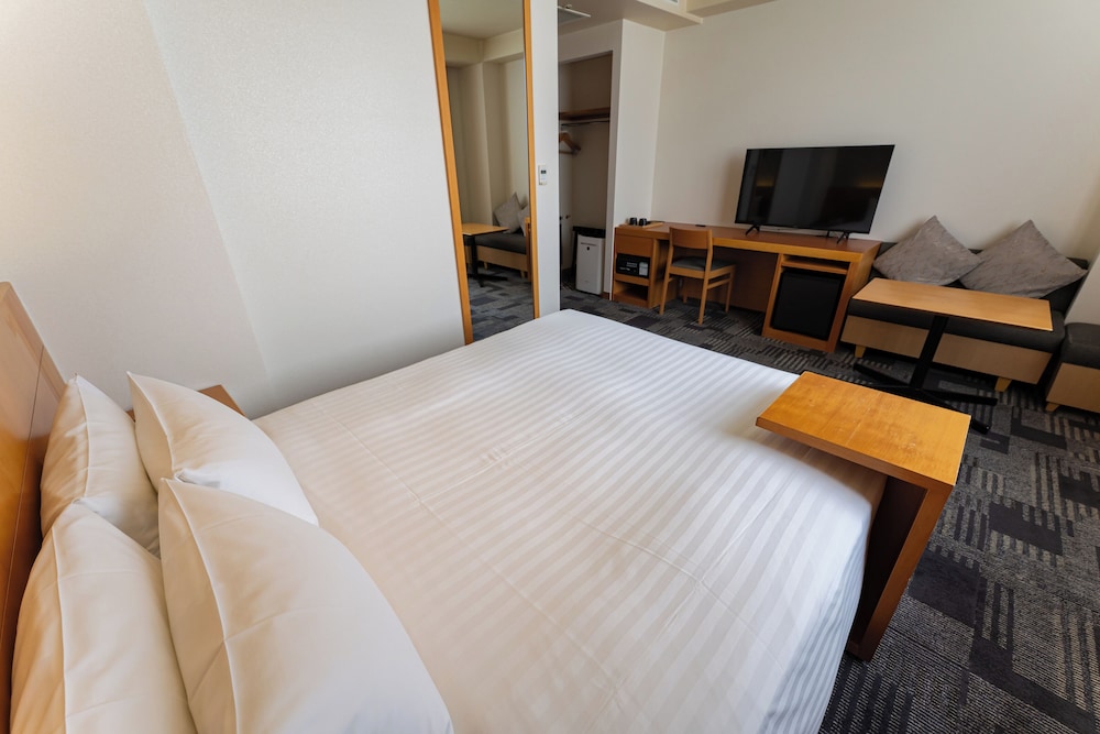 ROOM, DOUBLE BED