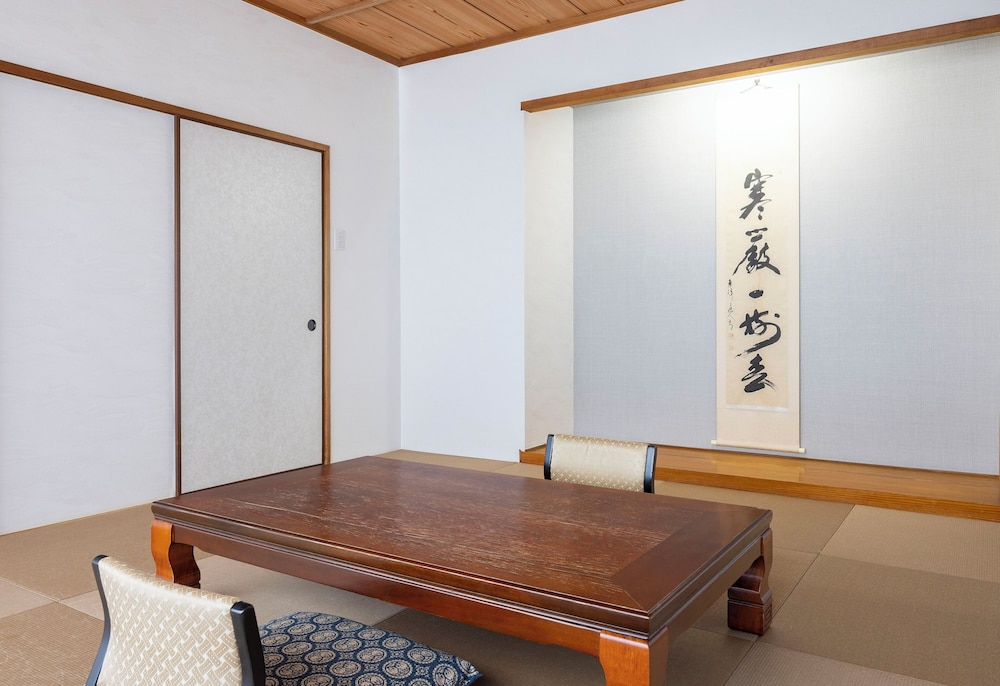 Matsuura City Hotel 34/40