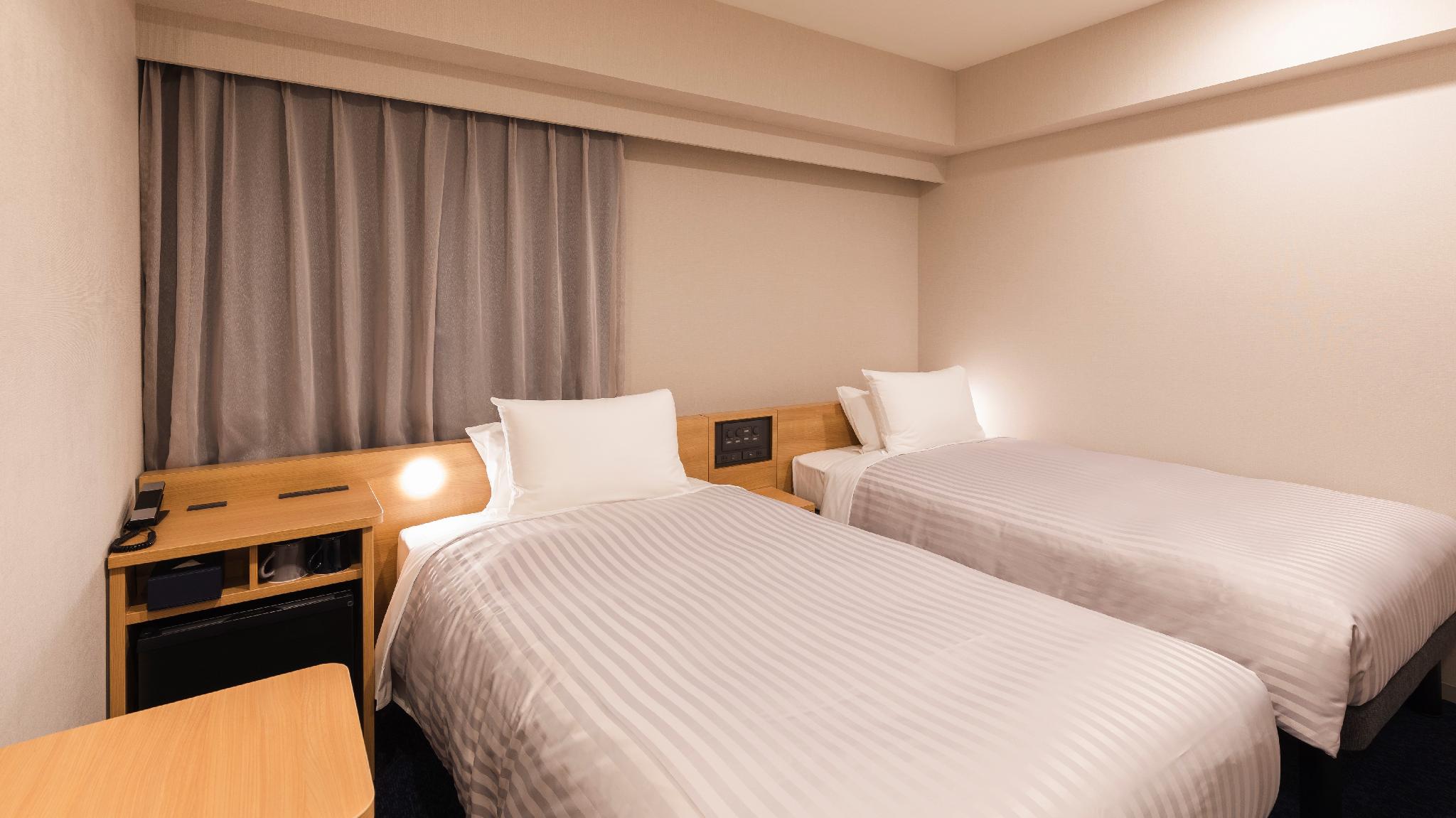 Room, Twin Beds, Annex