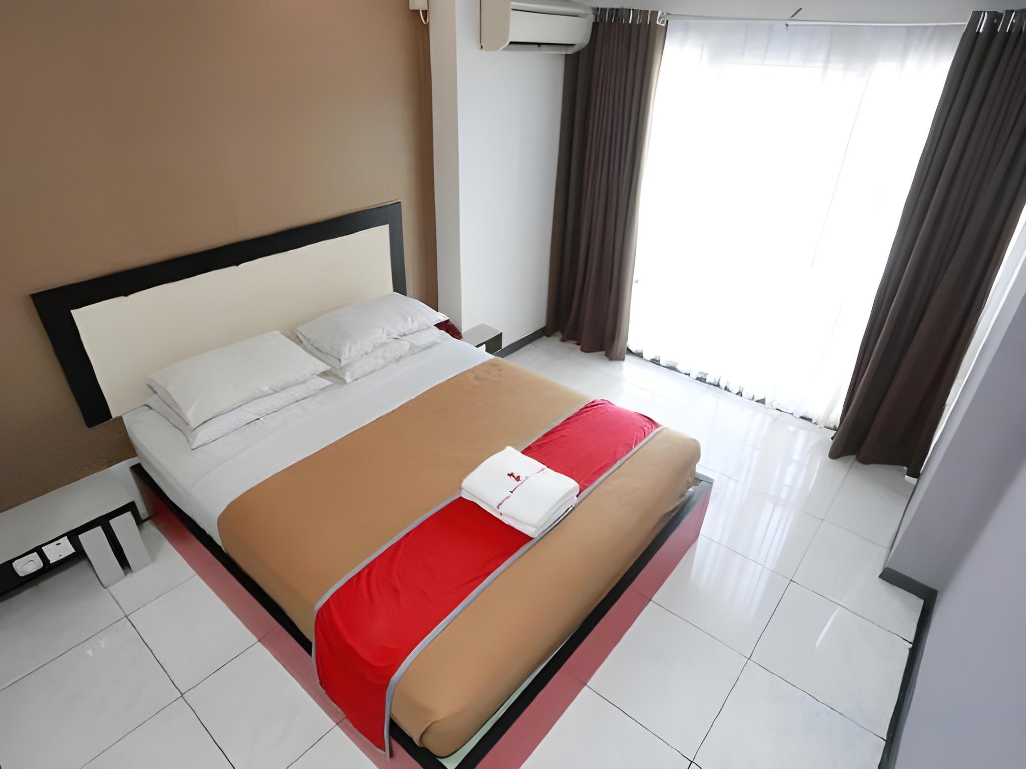 Prince Boulevard Hotel 11/42