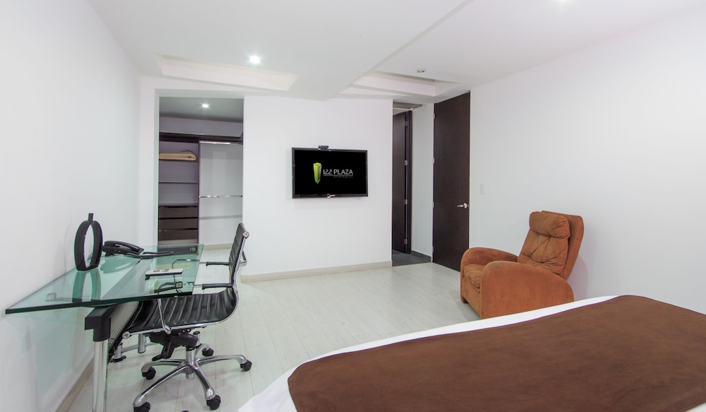 122 Plaza Apartahotel 46/56