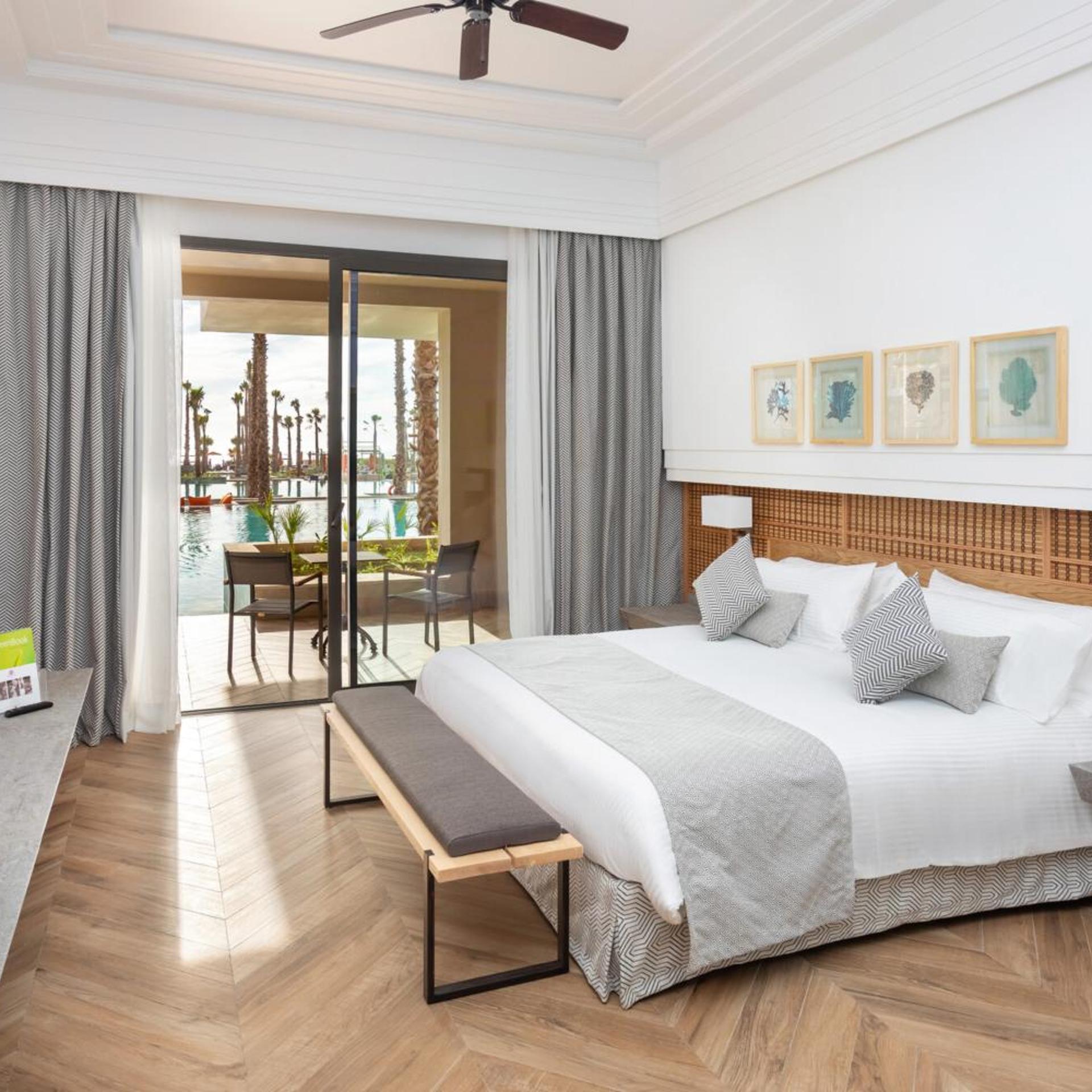 Junior Suite, King Bed, Pool View, Adult Only