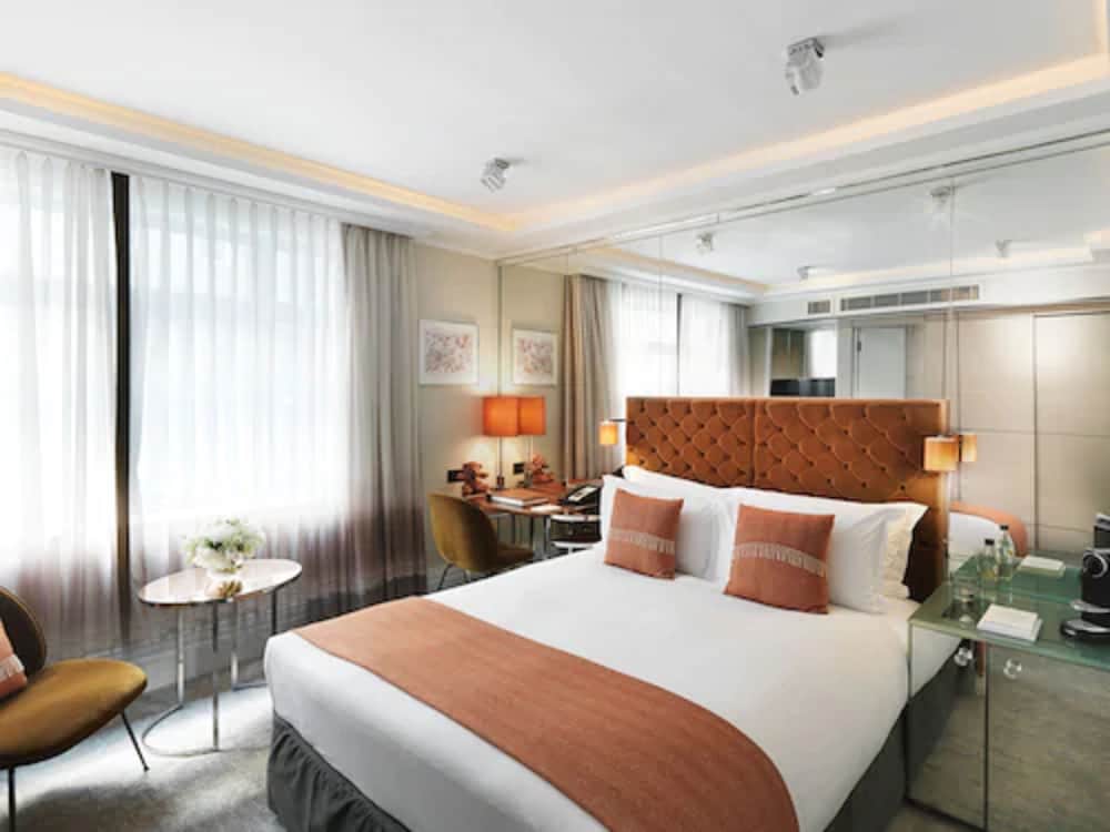 The Athenaeum Hotel & Residences 12/66