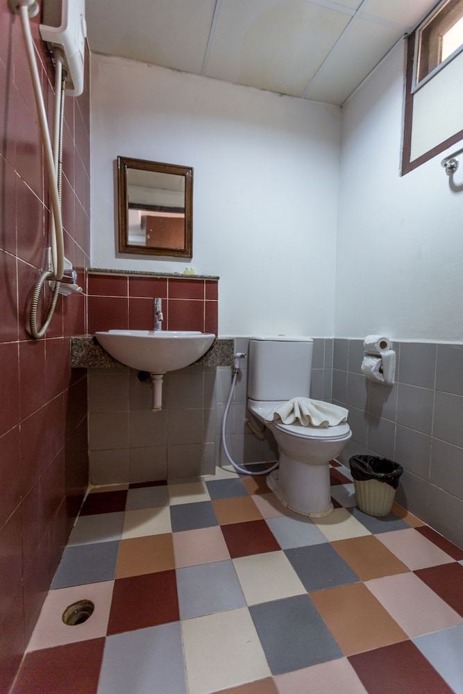 Porter House Patong 72/74
