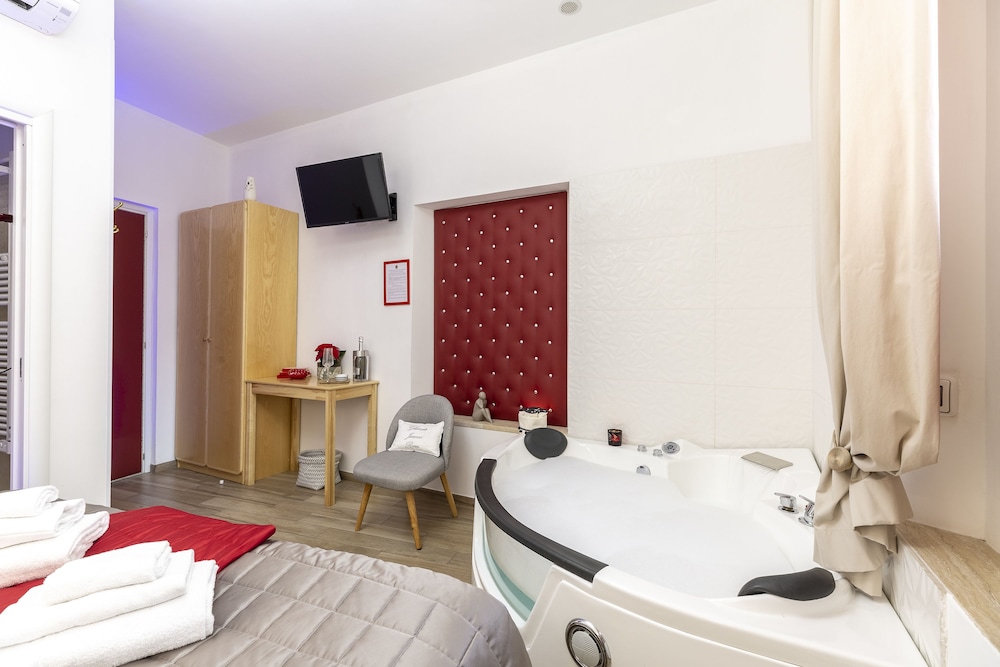 Flatinrome Deluxe Rooms 37/50