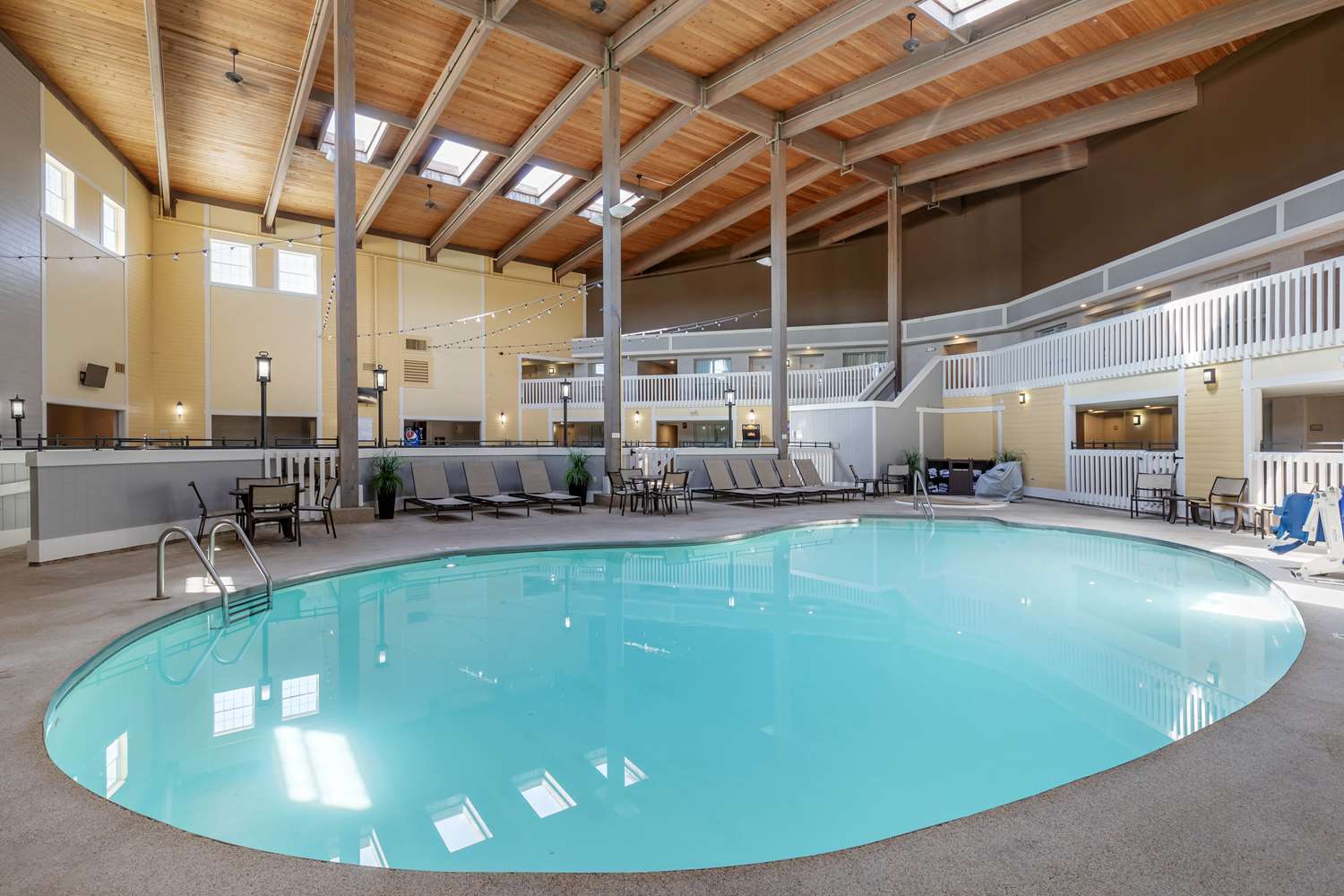Best Western Plus Steeplegate Inn 32/51