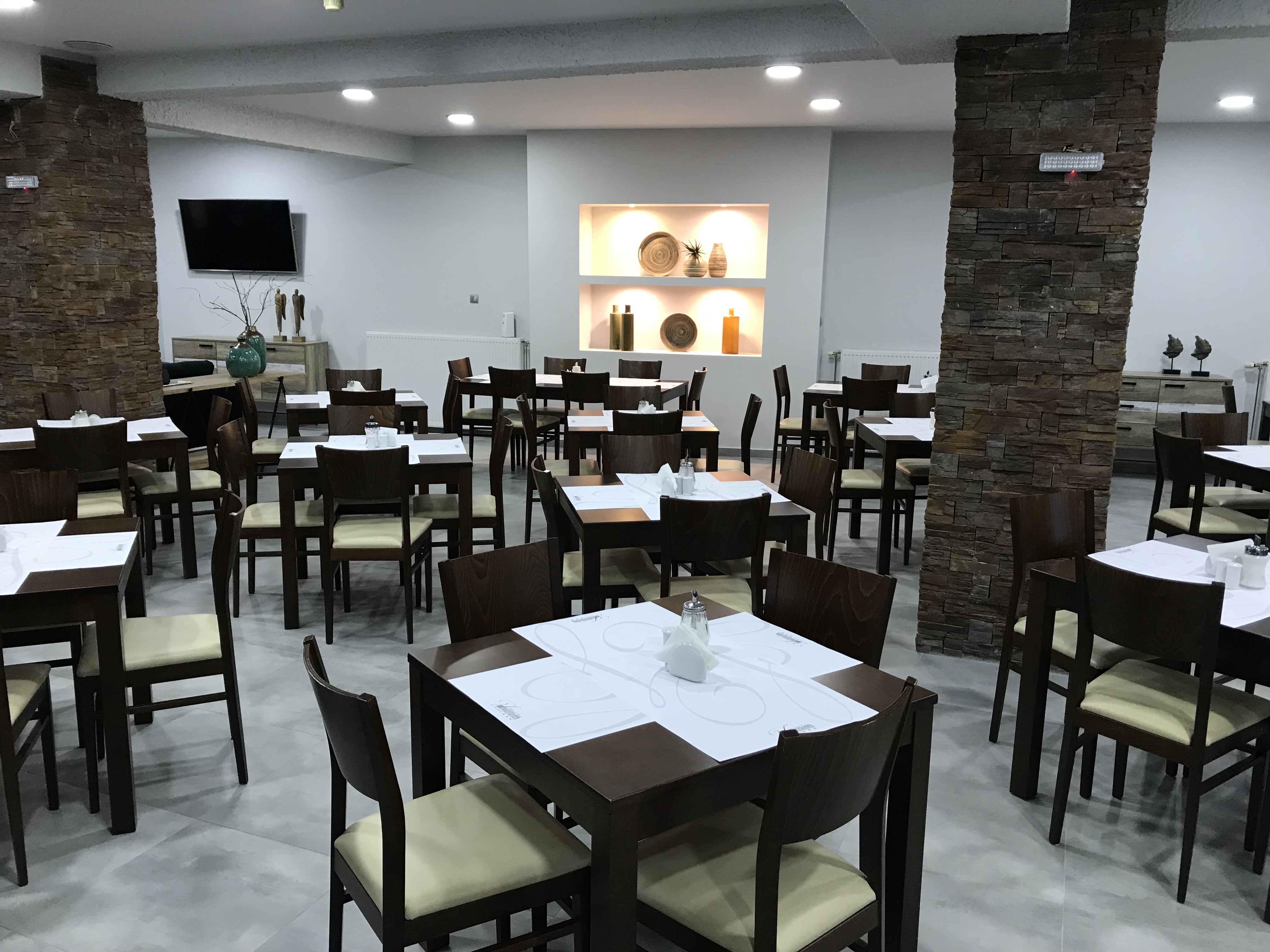 Filoxenia Hotel & Spa 48/50