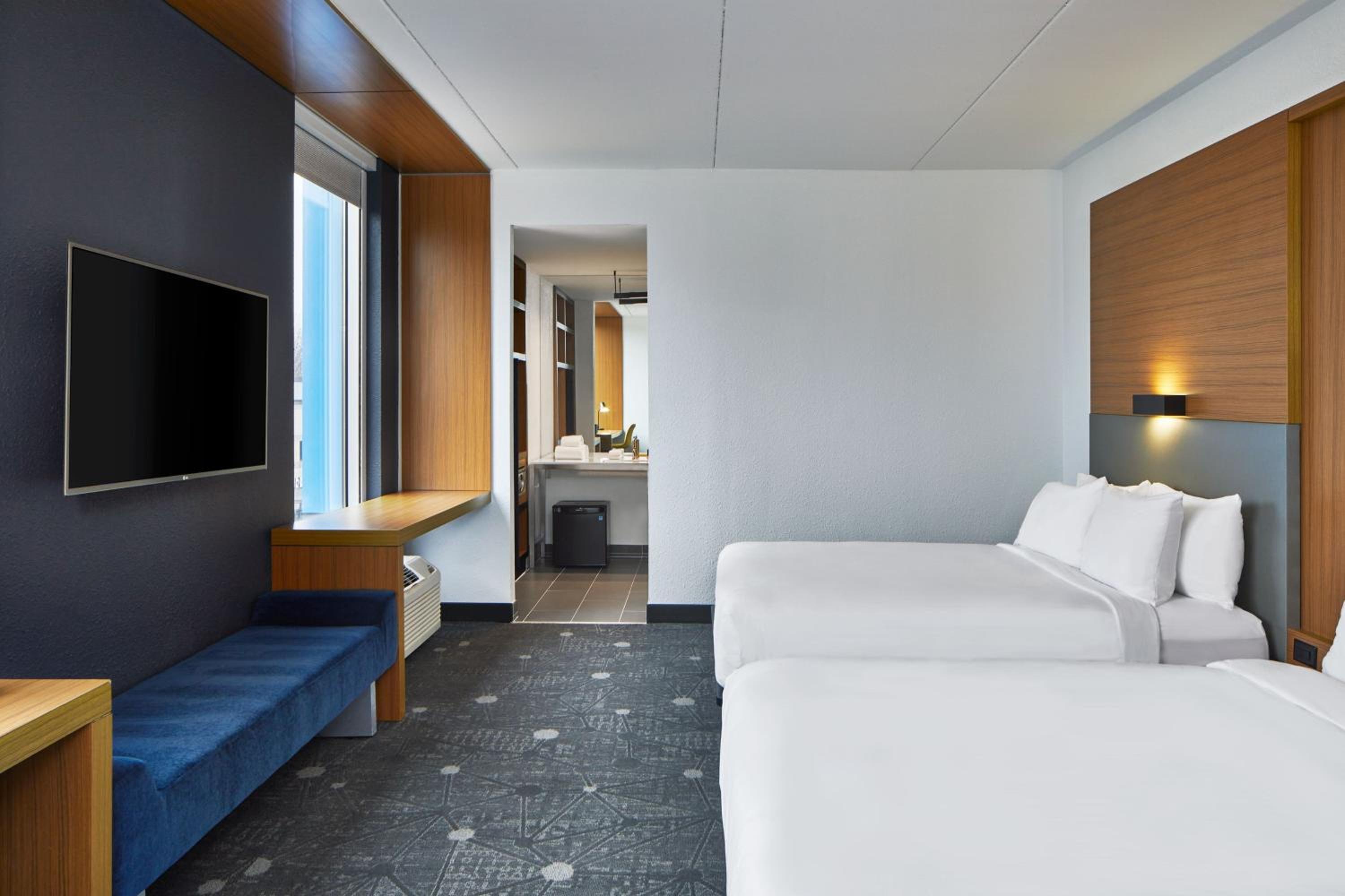 Aloft, Guest Room, 2 Queen Beds