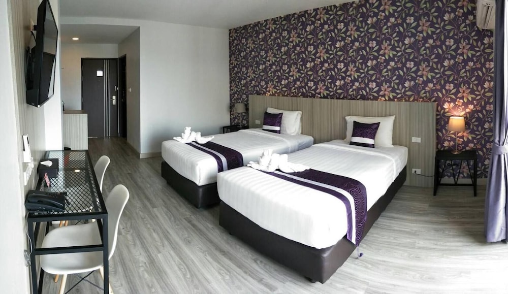 Embryo Hotel 14/76