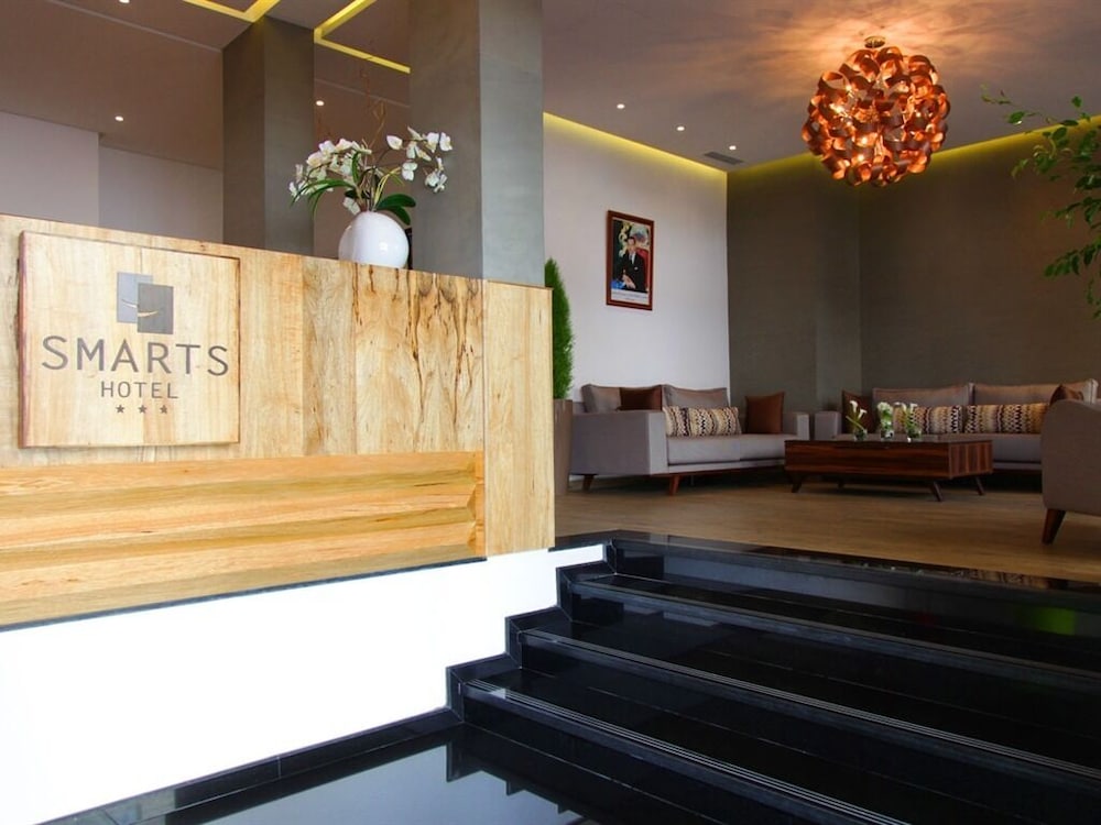 Smarts Hotel 8/58