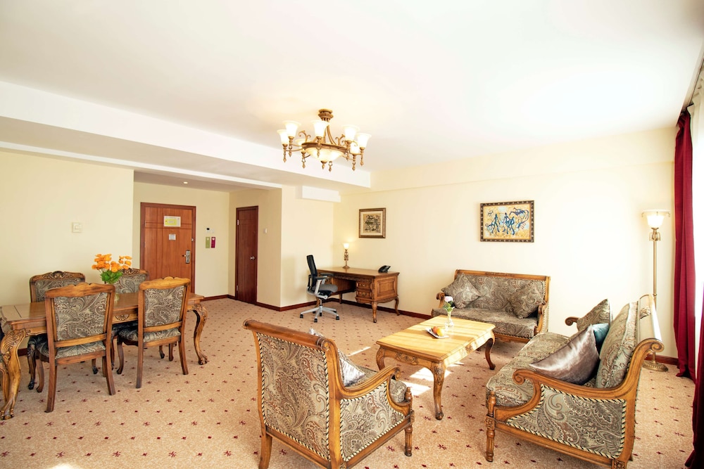 Kempinski Hotel Khan Palace 53/81