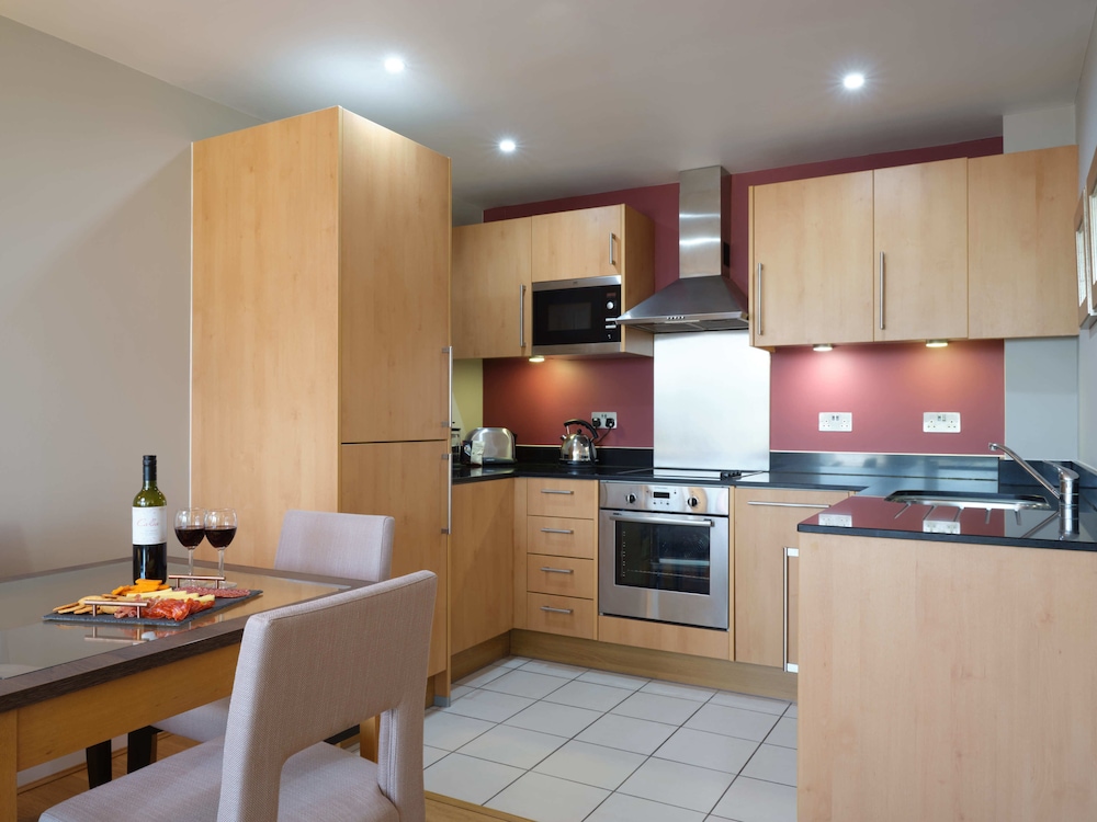 Marlin Apartments Empire Square 19/26