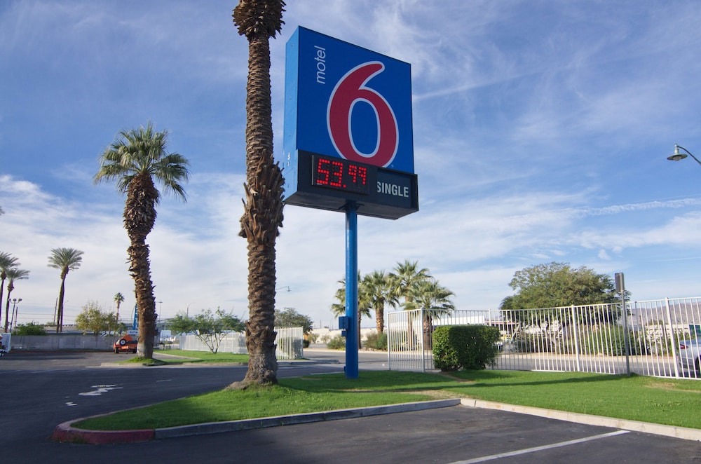 Motel6 Indio, CA - Palm Springs 35/39