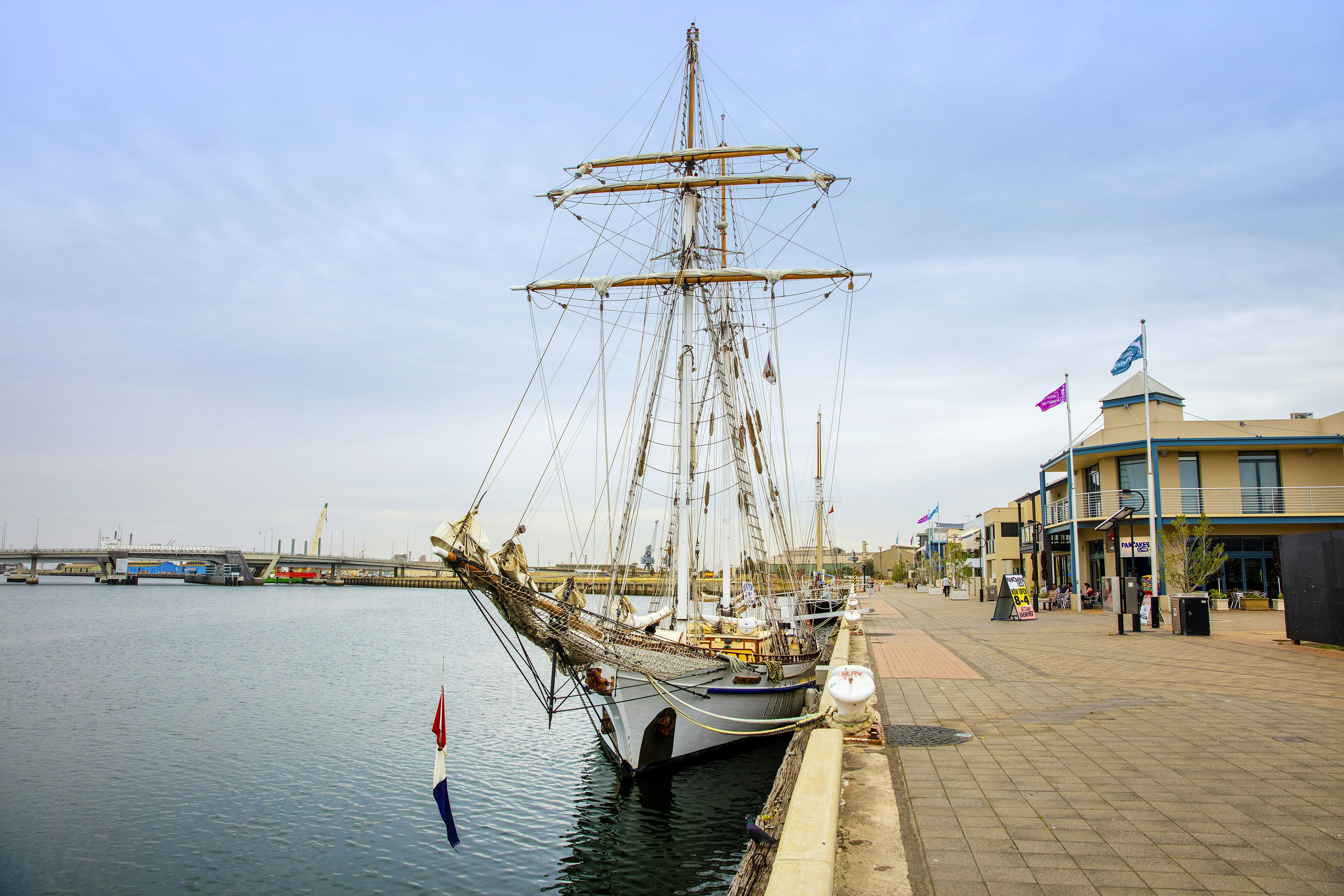 QUEST PORT ADELAIDE 53/62