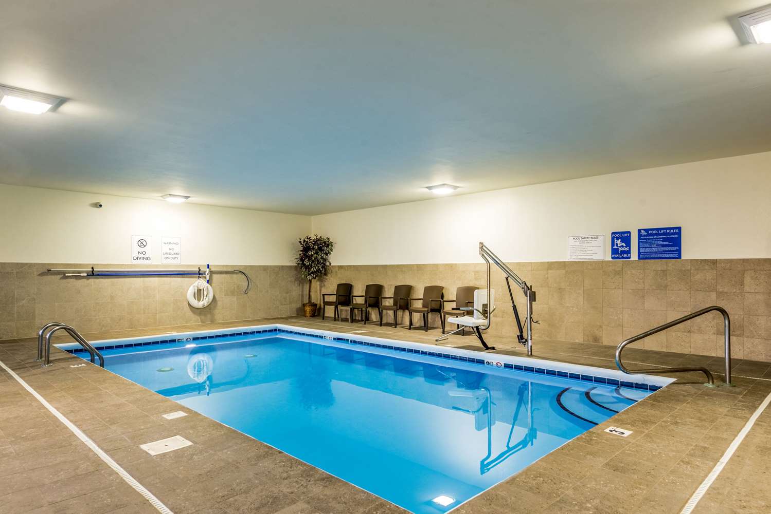 Comfort Inn and Suites Dayton North 12/24