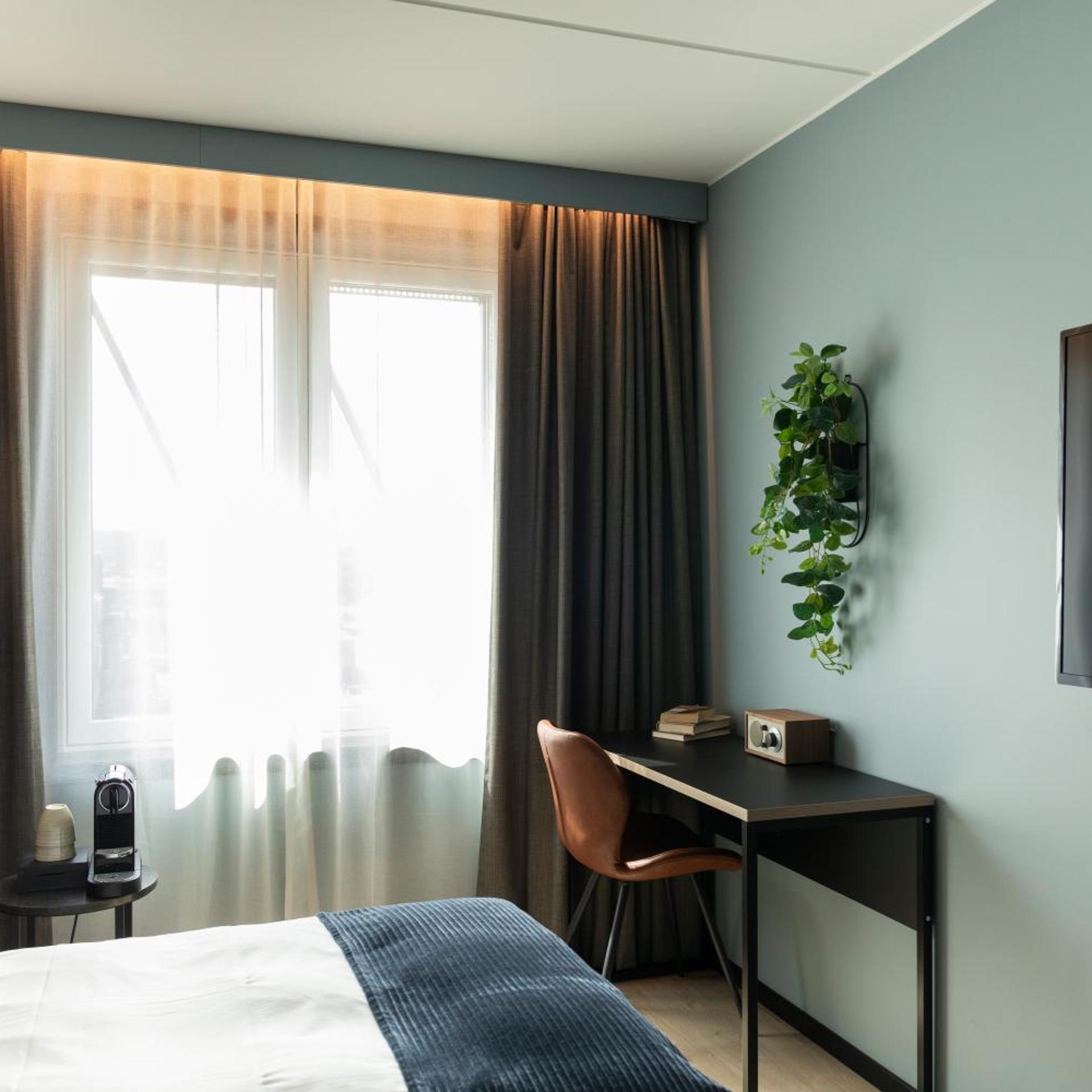 غرفة قياسية بسرير فردي، Home Hotel 1624 2/4