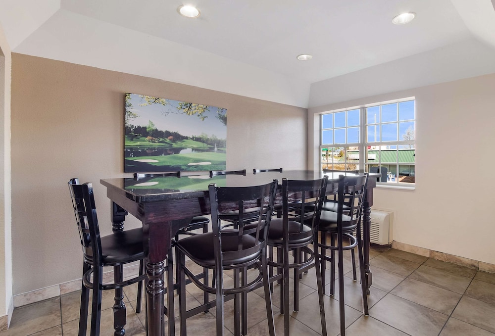 Quality Inn & Suites Augusta Fort Gordon Area 32/44