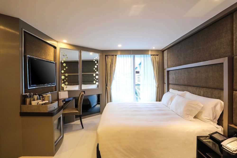 Azure Hotel Pattaya 17/32