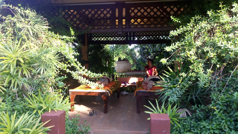 Malee Garden 10/48