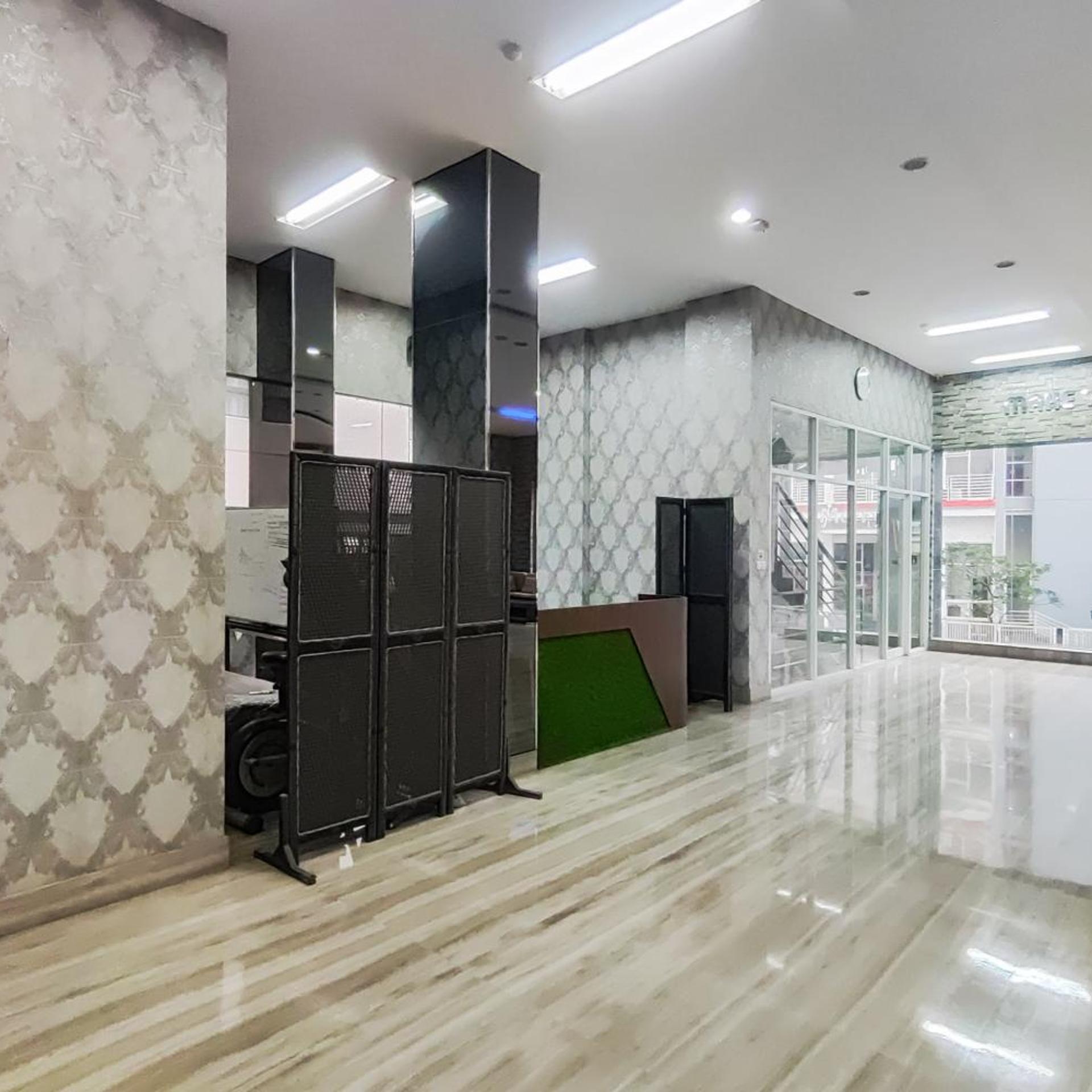 RedDoorz Plus near ICE BSD 2 6/42