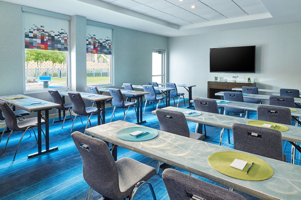 Aloft Plano 25/33