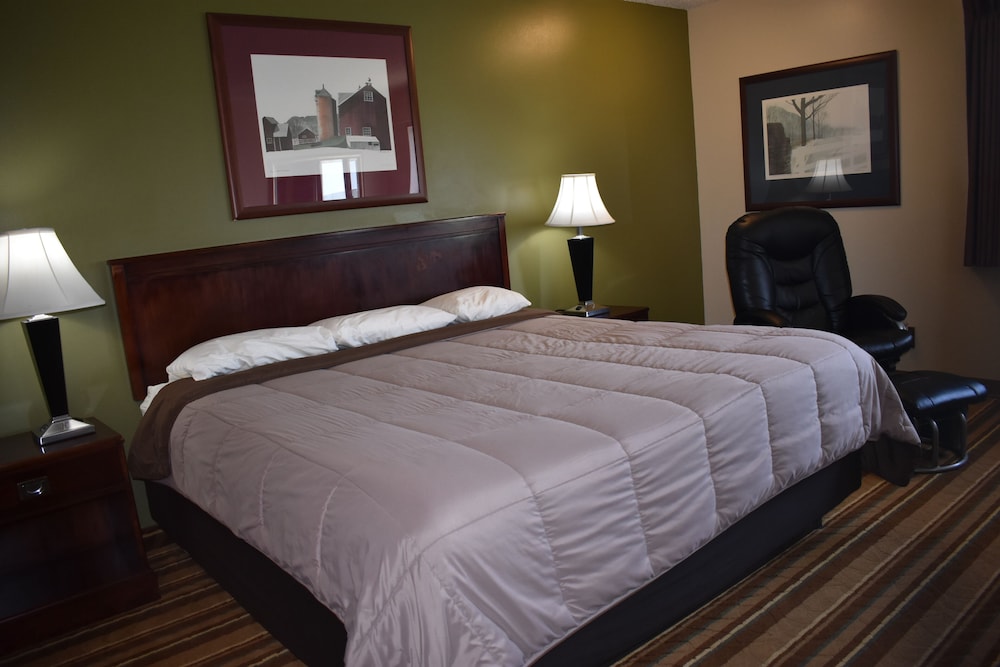 Heartland Hotel And Suites 19/62