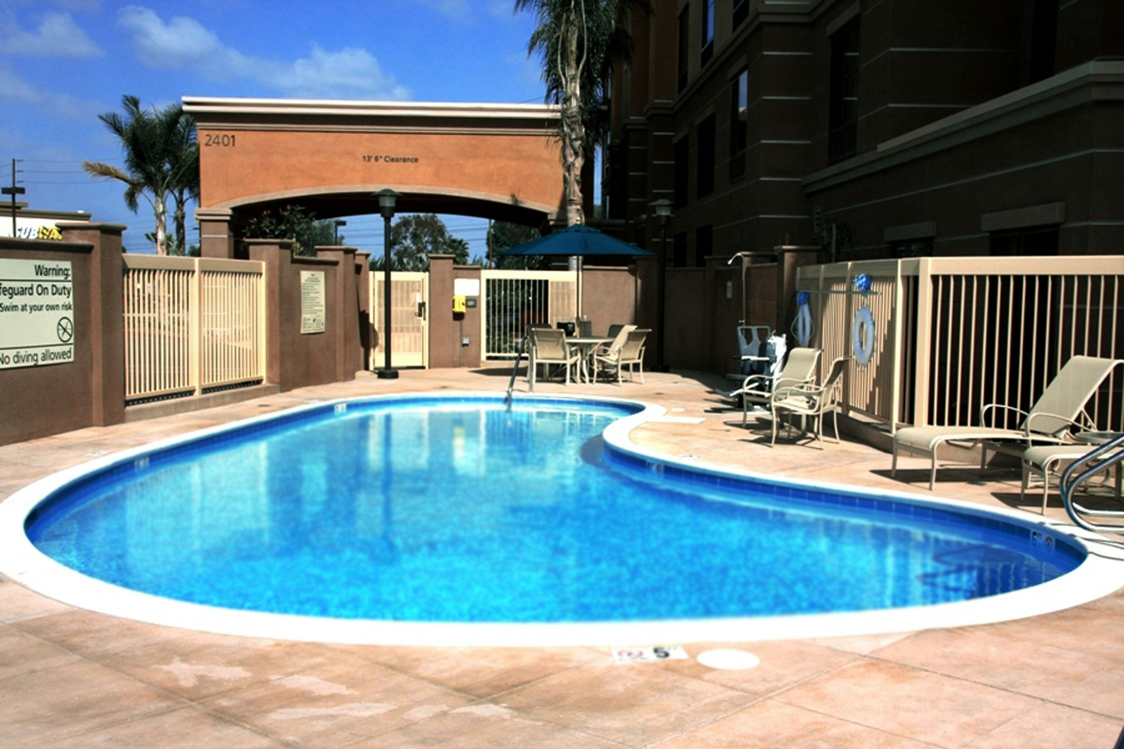 Hampton Inn Suites Seal Beach 32/32
