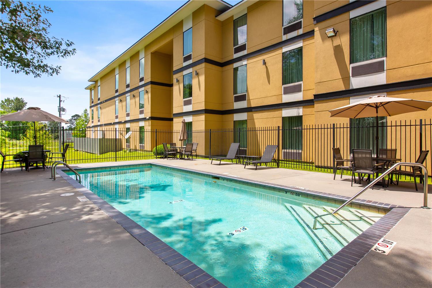 Best Western Plus Regency Park 4/43