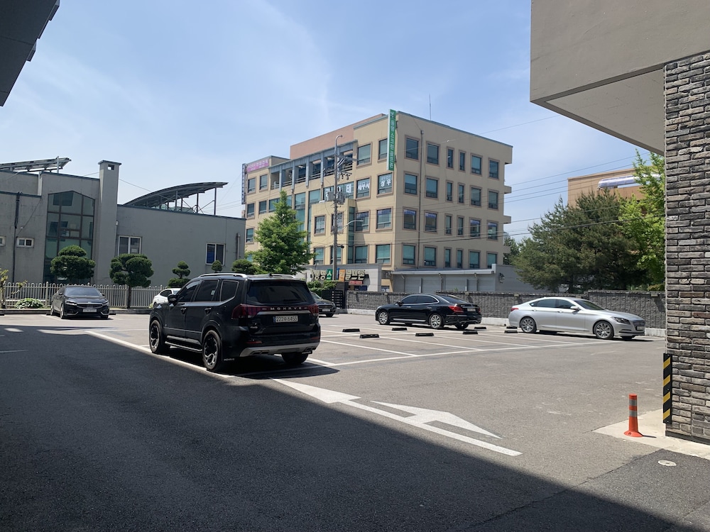 I-Check Hyunjin Hotel 60/67
