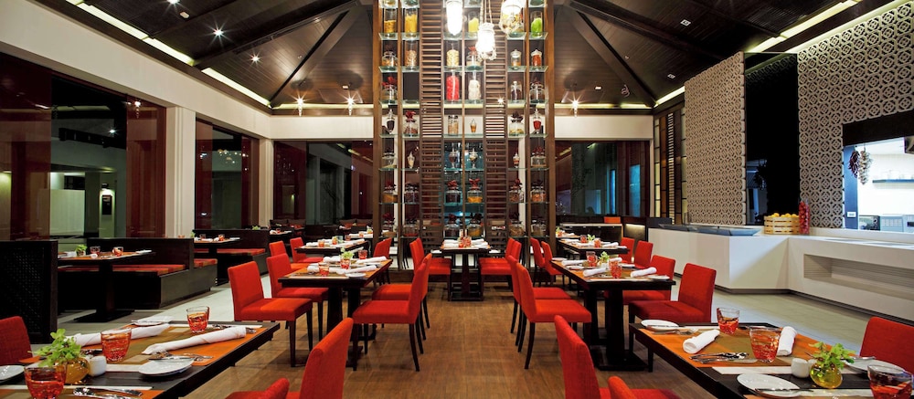 AVANI Khon Kaen Hotel and Convention Centre 53/69