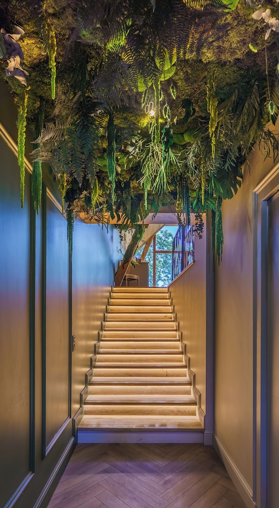 HOTEL ARTS ET TERROIRS 27/50