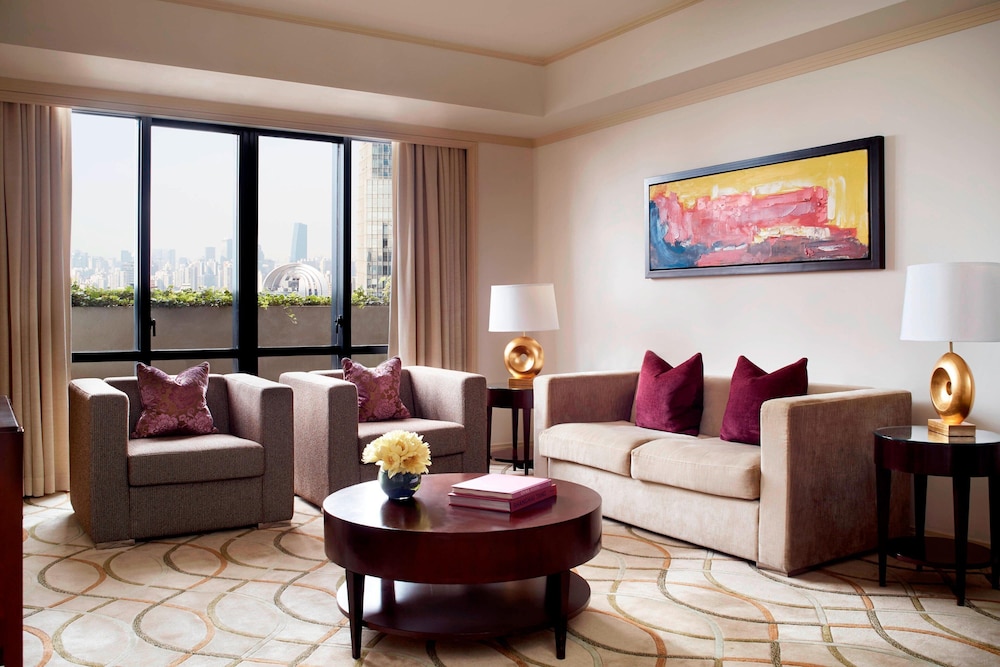 Portman Ritz Carlton 23/43