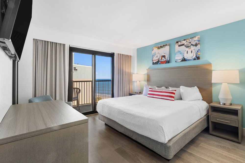 3 Bedrooms, Mariner, Condo, Deluxe, King Bed, 3 Queen Beds, Ocean View, Sofa
