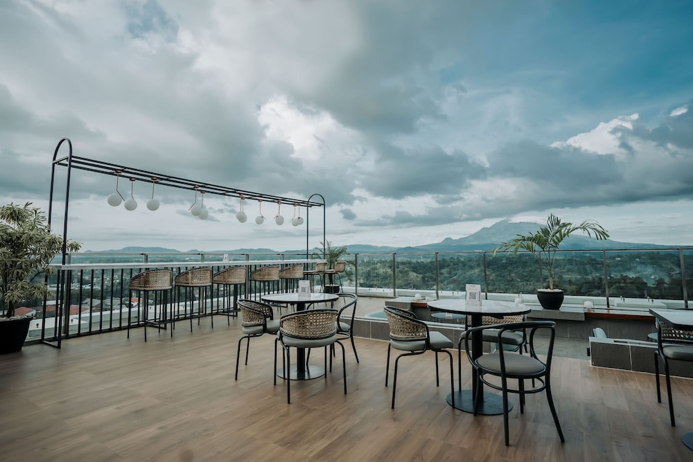 Luwansa Hotel and Convention Center 38/50