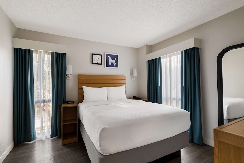 2 Bedrooms, Suite, 1 King and 2 Double Beds, Sonesta ES Suites Orlando International Drive 6/8