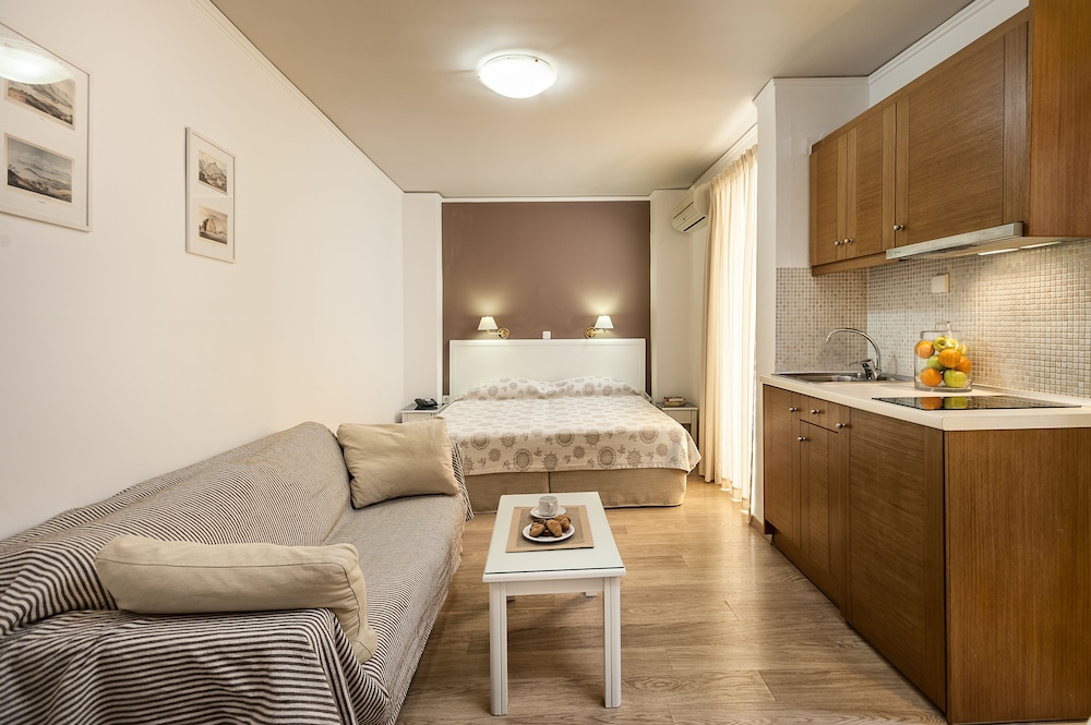Elina Hotel Apartments 46/79