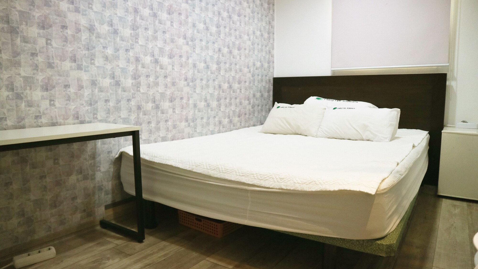 ROOM, DOUBLE BED, SHARED BATHROOM