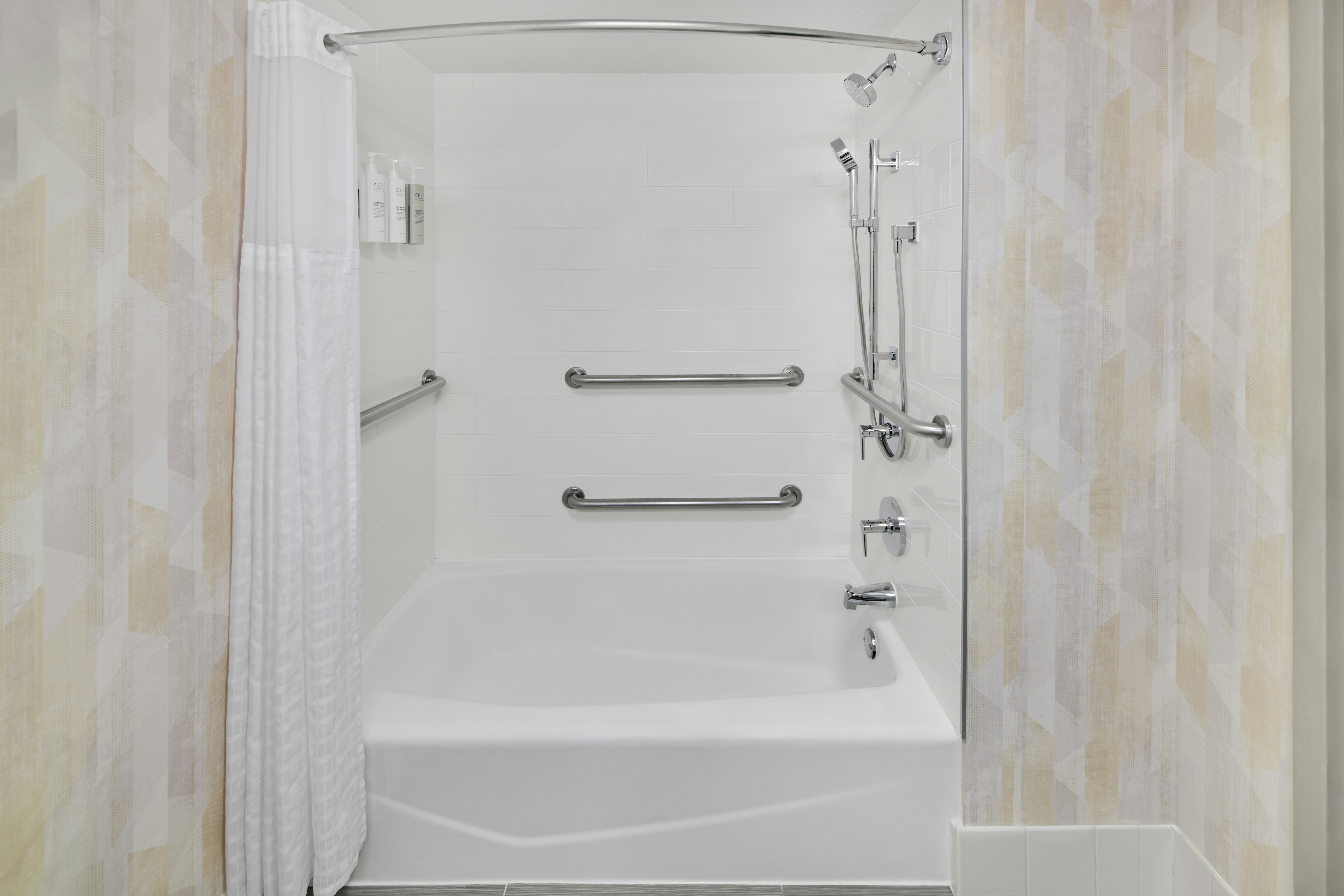 غرفة بسرير كينج لذوي الإعاقة، Hampton Inn Ft Lauderdale-Plantation 2/2