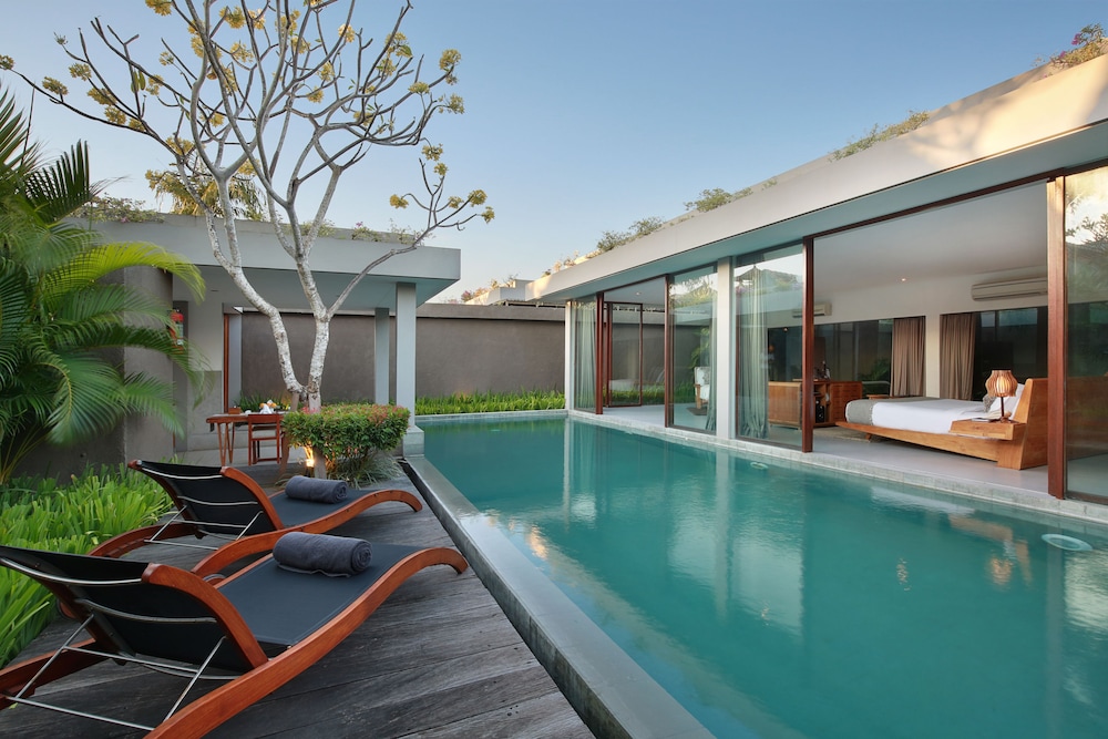 Ziva A Boutique Villa 63/67