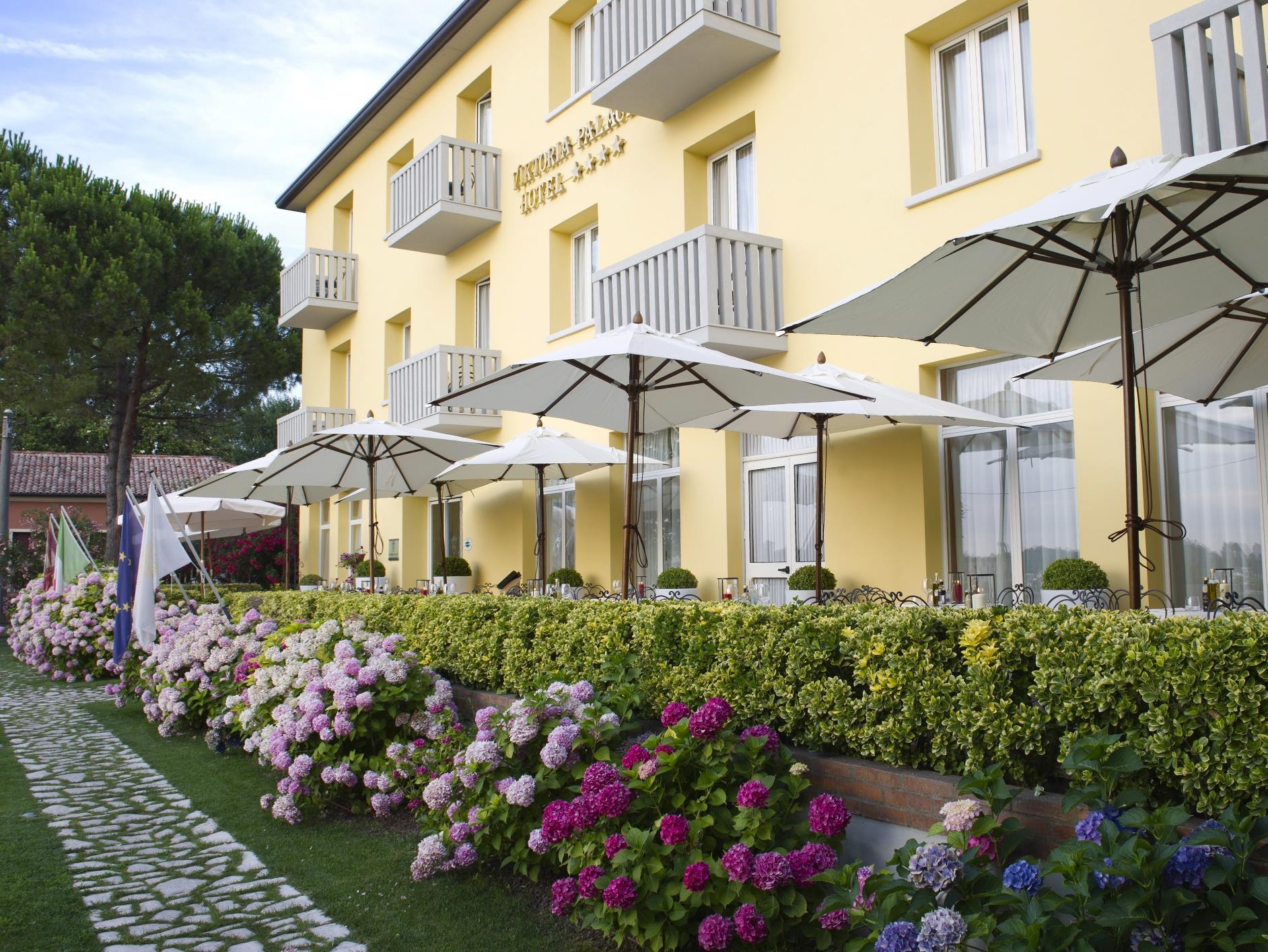 GARDEN, DOUBLE BED