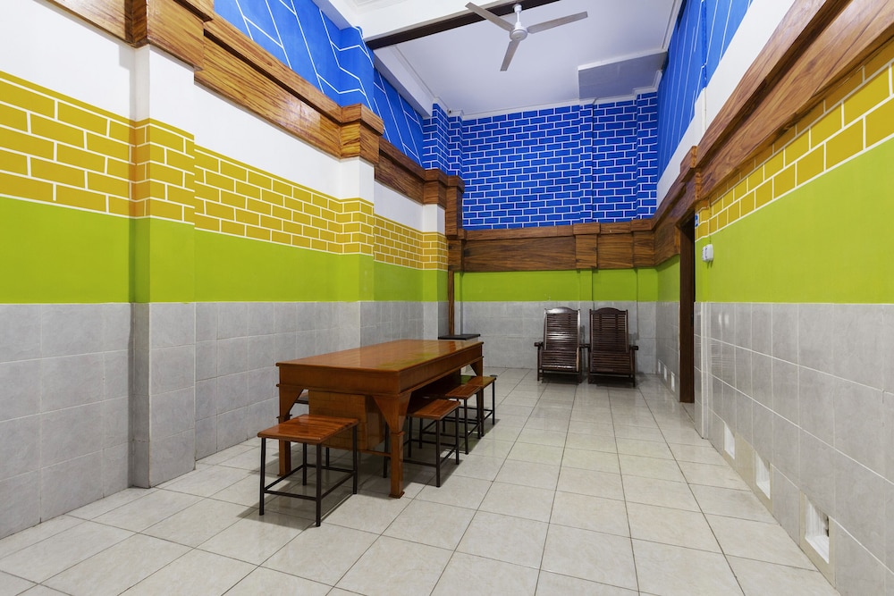 OYO 3720 Homestay Gayatri Janti 9/27
