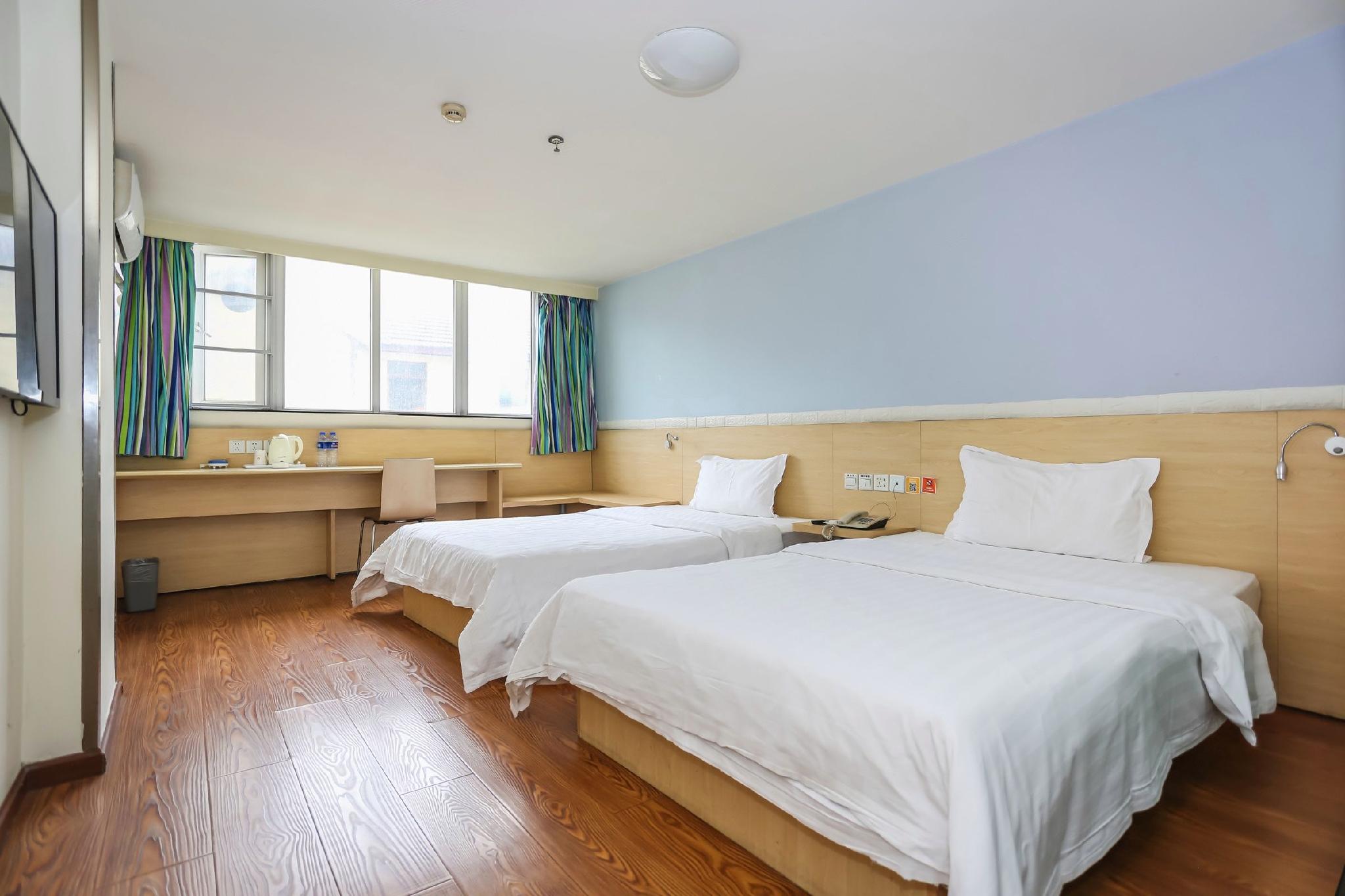 7 Days Inn Chengdu North Railway Train Station Square Branch 22/39