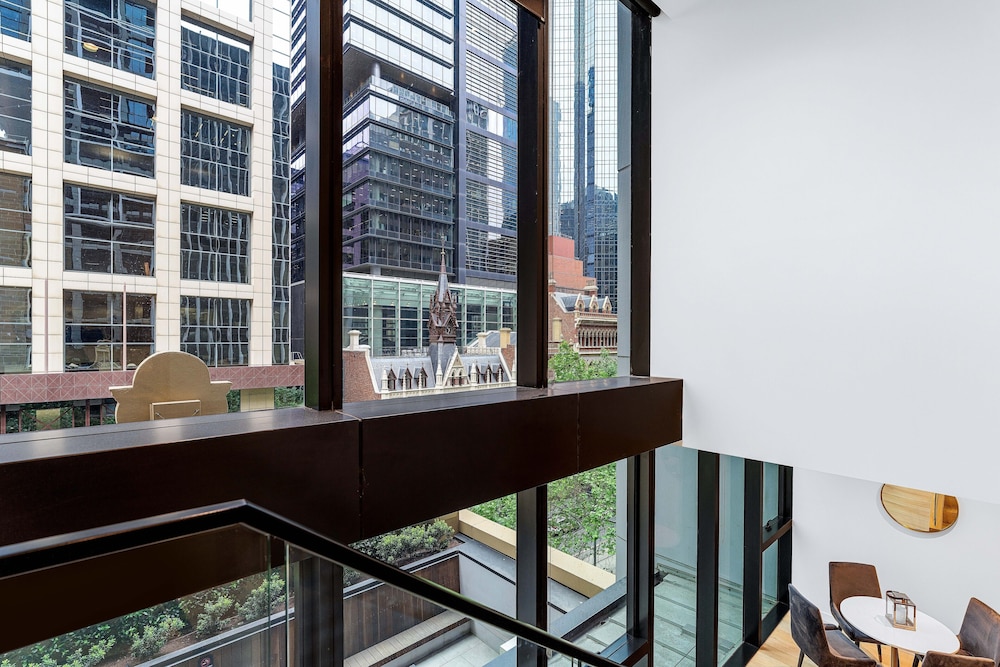 Collins House Apartments by CLLIX 10/50