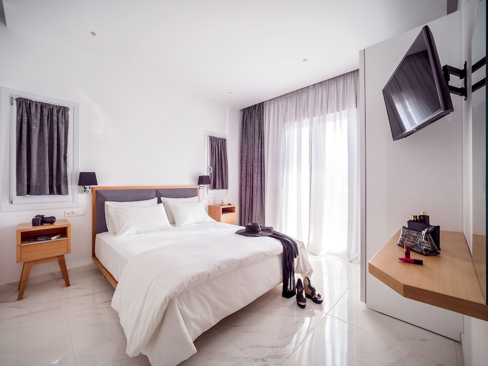 Elysian Suites 13/61