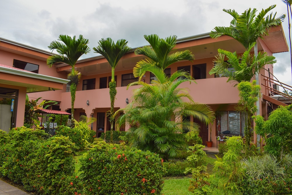 Hostel La Choza Inn 54/60