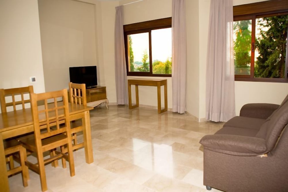 APARTAMENTOS TURISTICOS LA CASTILLEJA 16/30