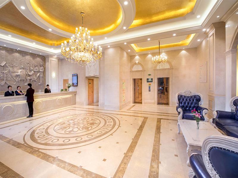 Vienna Hotel (Chengdu Dafeng Metro Station) 12/46